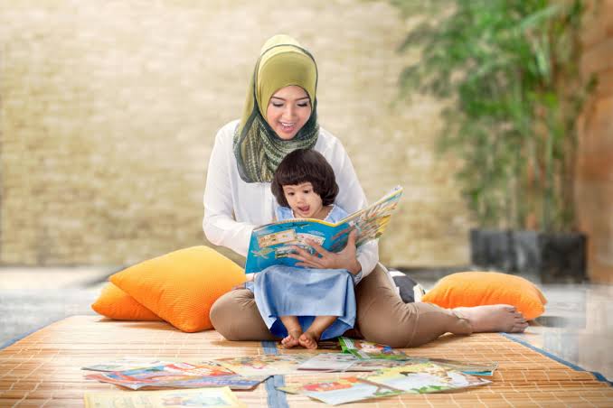 22 Gambar Seorang Ibu Muslimah