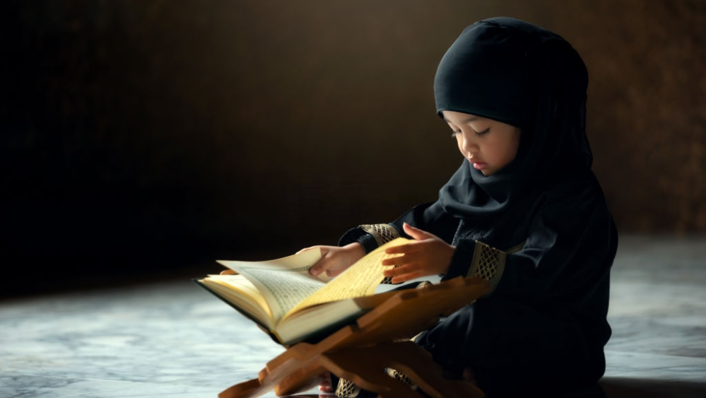 Cara Mengajarkan Anak Membaca AlQur’an Menurut Quraish Shihab