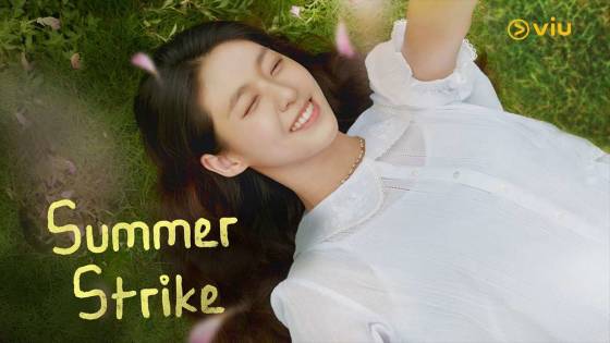 summer strike seorang perempuan