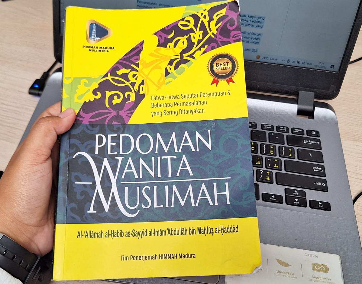 Resensi Buku Pedoman Wanita Muslimah: Fatwa-fatwa Seputar Perempuan & Beberapa Permasalahan yang Sering Ditanyakan