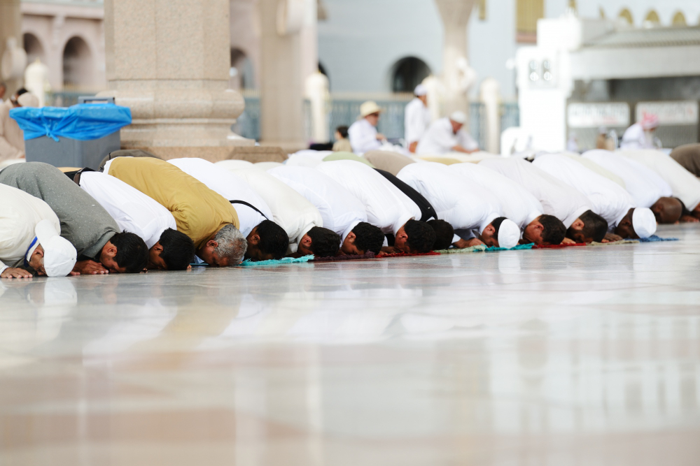 Bolehkah Salat Tarawih Sendirian di Rumah?