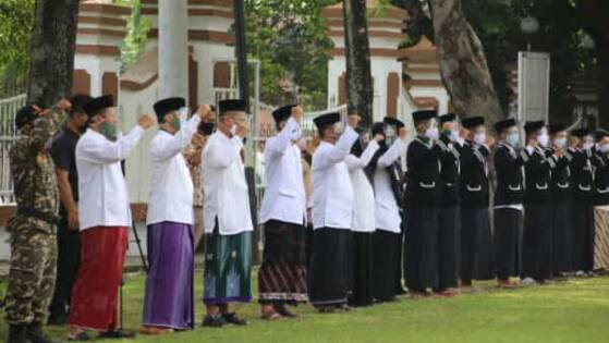 Santri Berdaya: Tak Hanya Ngaji, ini Kiprah Santri di Dunia Profesi!