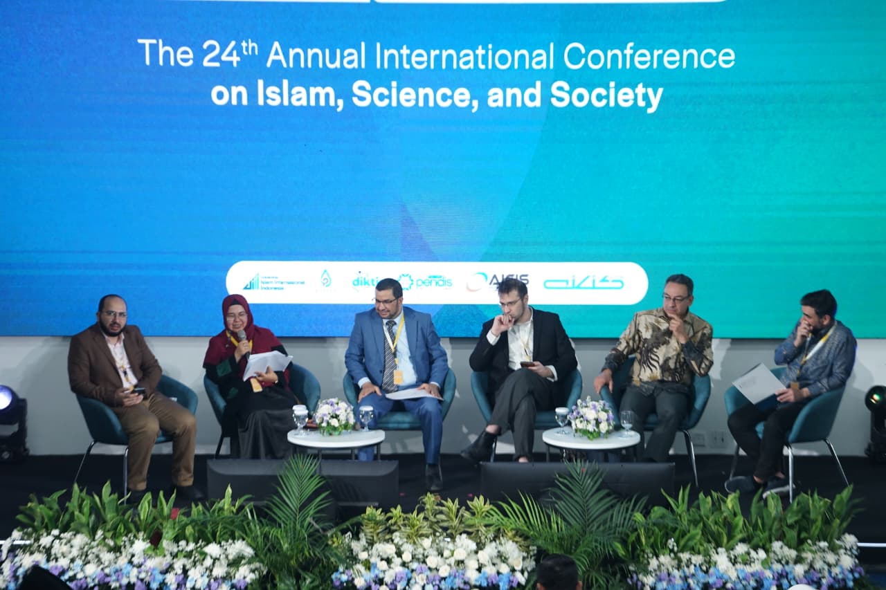 AICIS+ 2025: Eka Srimulyani Paparkan Gerakan Eko-Feminisme Islam di Aceh