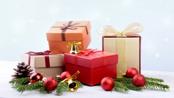 Bagaimana Hukum Seorang Muslim Belanja Memanfaatkan Diskon Natal?