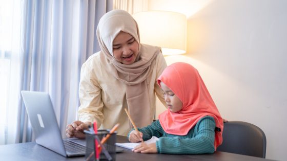 Wajibkah Anak-anak Memakai Hijab?