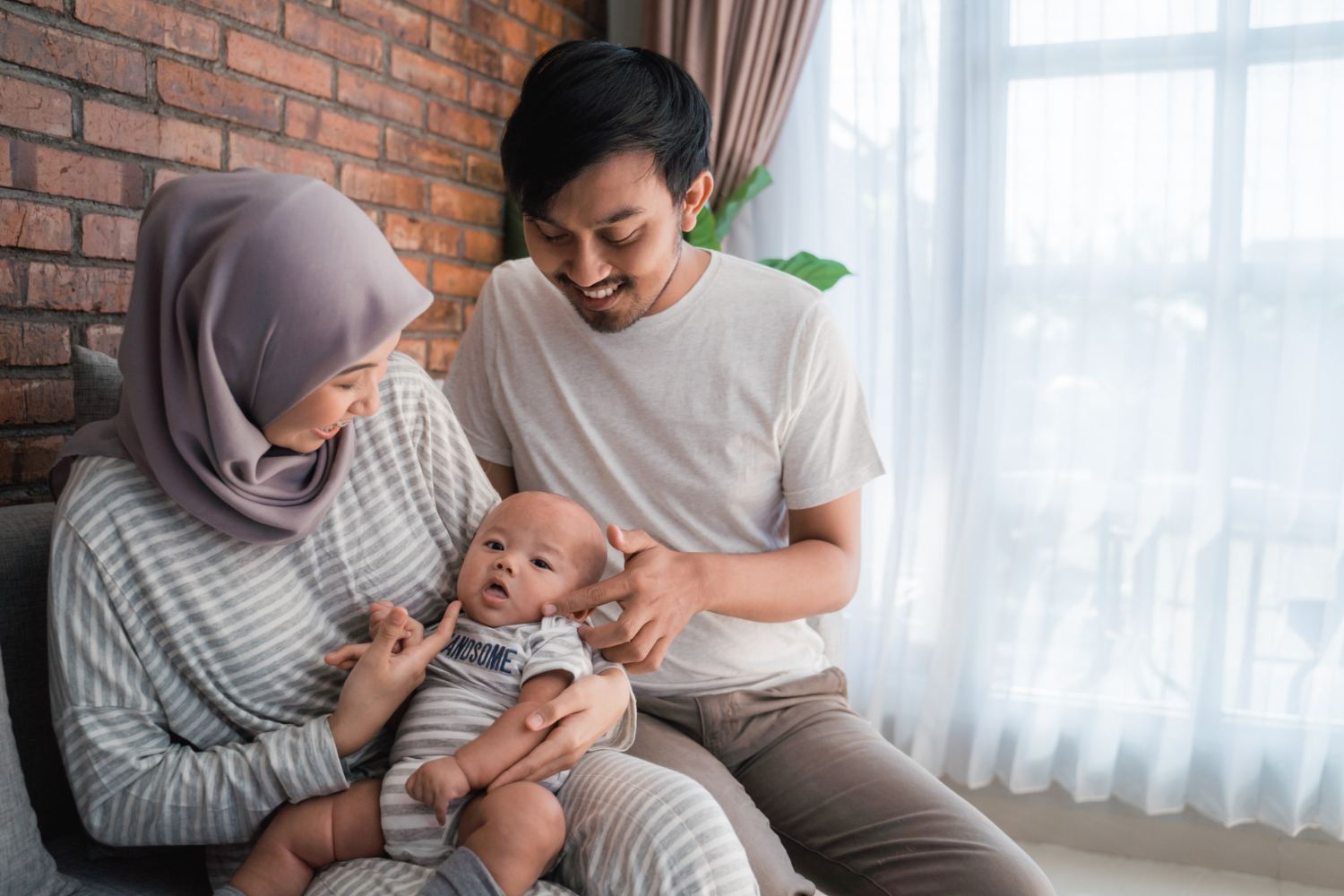 Mengenal Oldest Child Syndrome, Dear Anak Pertama: Bahumu Tak Harus Selalu Sekuat Baja